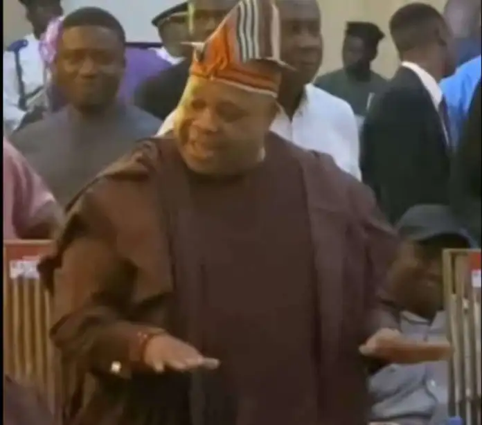 Stop Singing, Finish Your Speech! – Remi Tinubu Clashes With Adeleke at Ooni’s Coronation