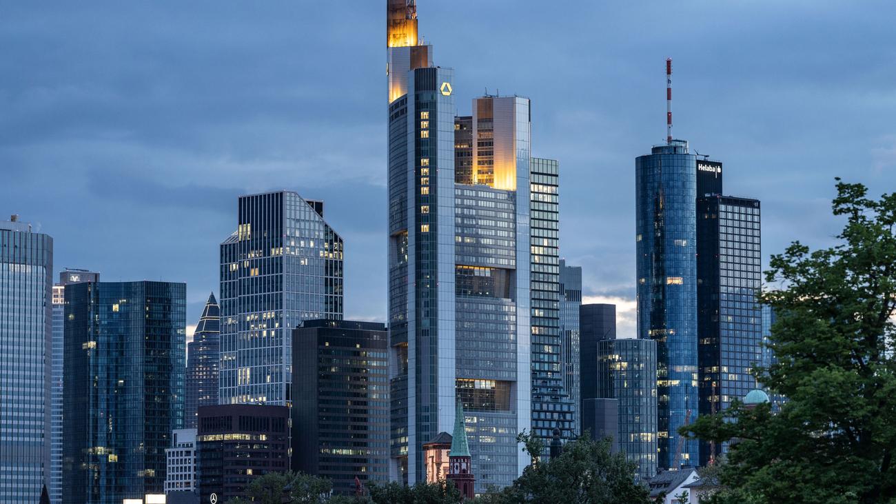 Unicredit offer: Government calls “hostile takeover” of Commerzbank unacceptable