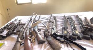 Guns recovered from kidnappers. (Photo credit: Standarddailypress)